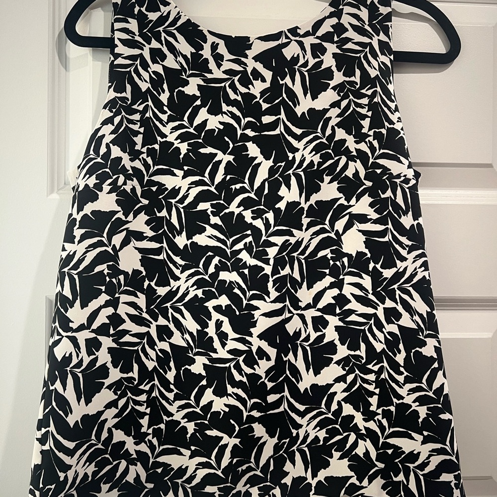 JCrew small Black and White Leaf Print Women's Top